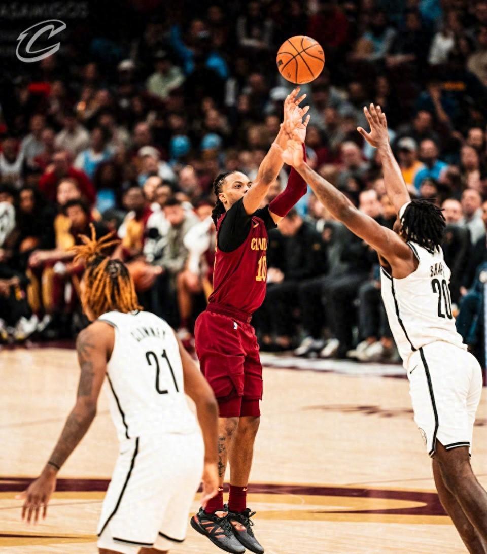 开云体育-美国男篮碾压加拿大男篮，加里纳利三分雨点燃全场