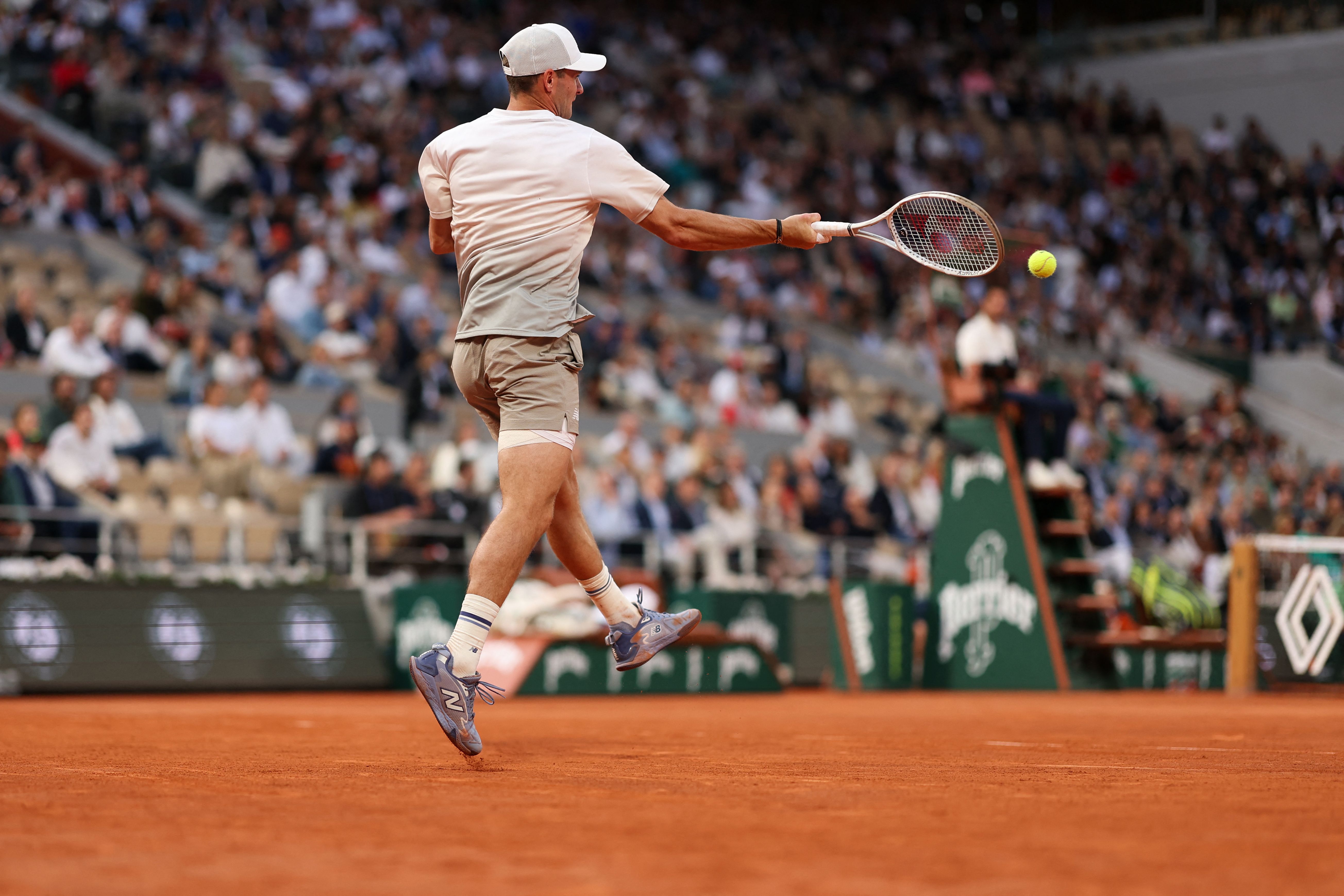 日本网球队绝杀英国网球队，阿尔卡拉斯制霸全场