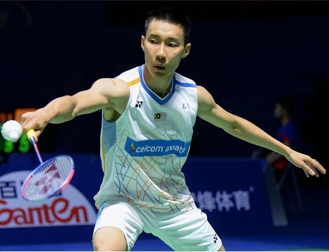 中国羽毛球队横扫法国羽毛球队，李宗伟高光表现