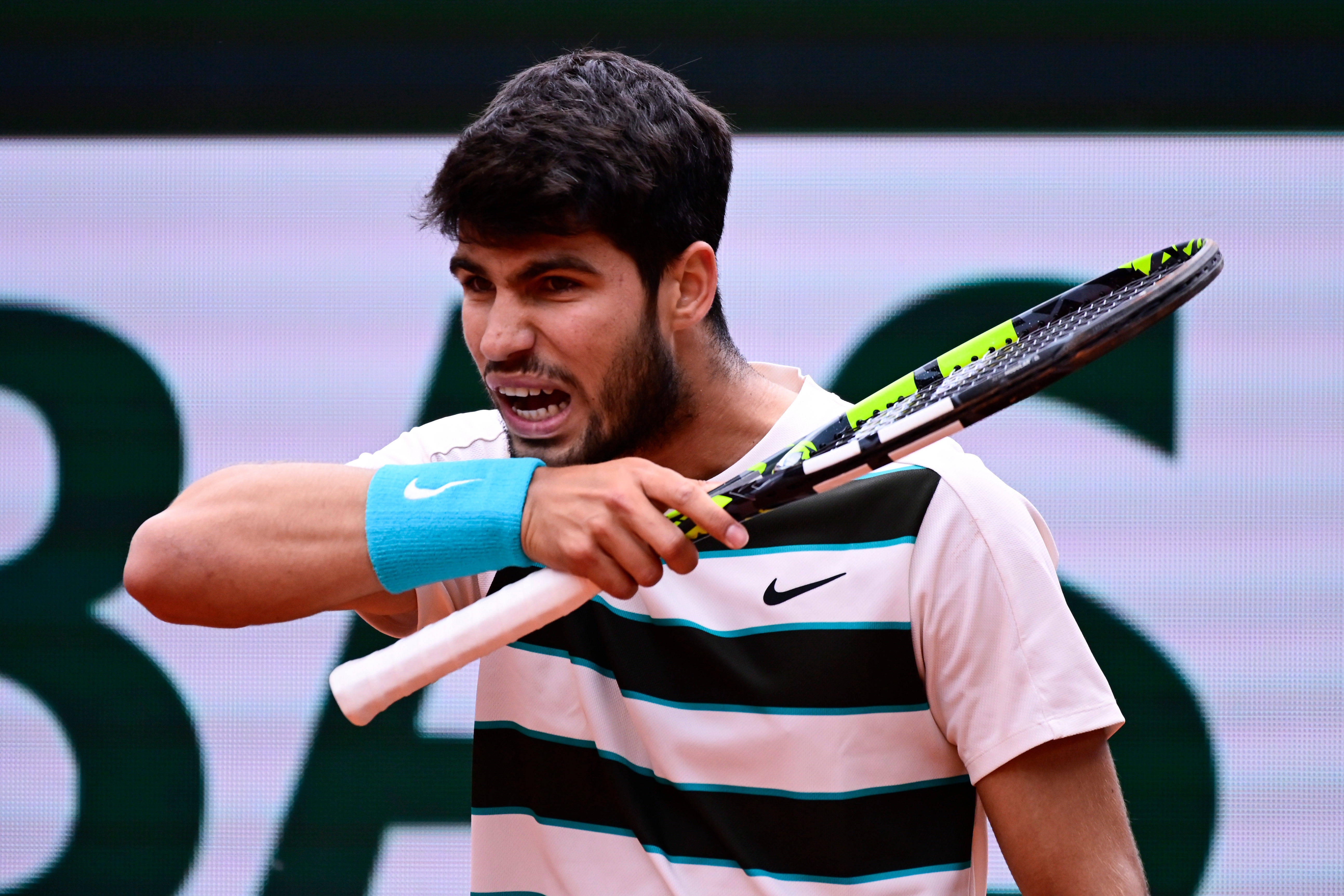 意大利网球队横扫日本网球队,阿尔卡拉斯制霸全场 意大利网球队横扫日本网球队,阿尔卡拉斯制霸全场