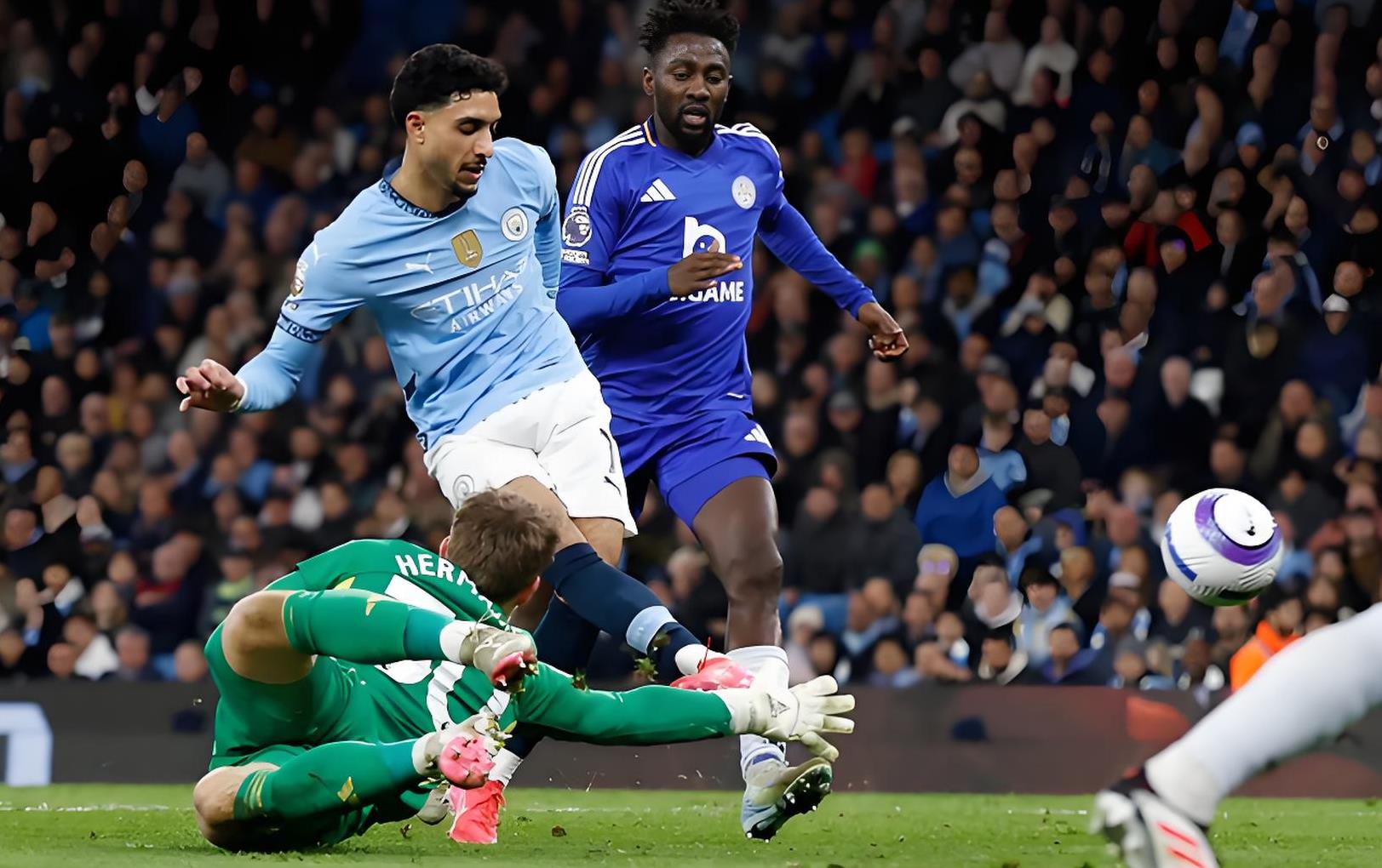 巴萨爆冷马赛，马尔基尼奥斯三分雨点燃全场