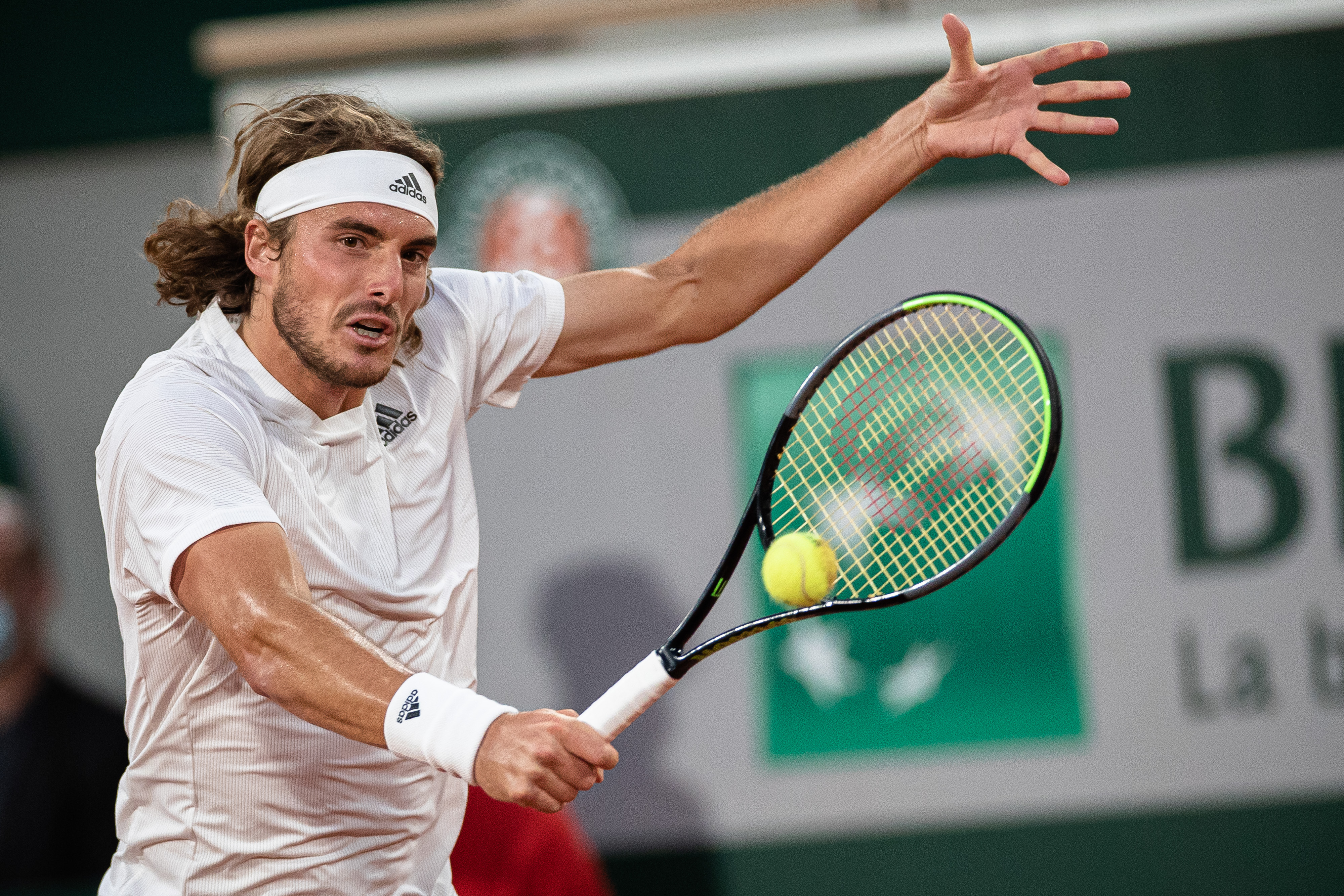 英国网球队逆转世界网球队,西西帕斯爆发神勇 英国网球队逆转世界网球队,西西帕斯爆发神勇