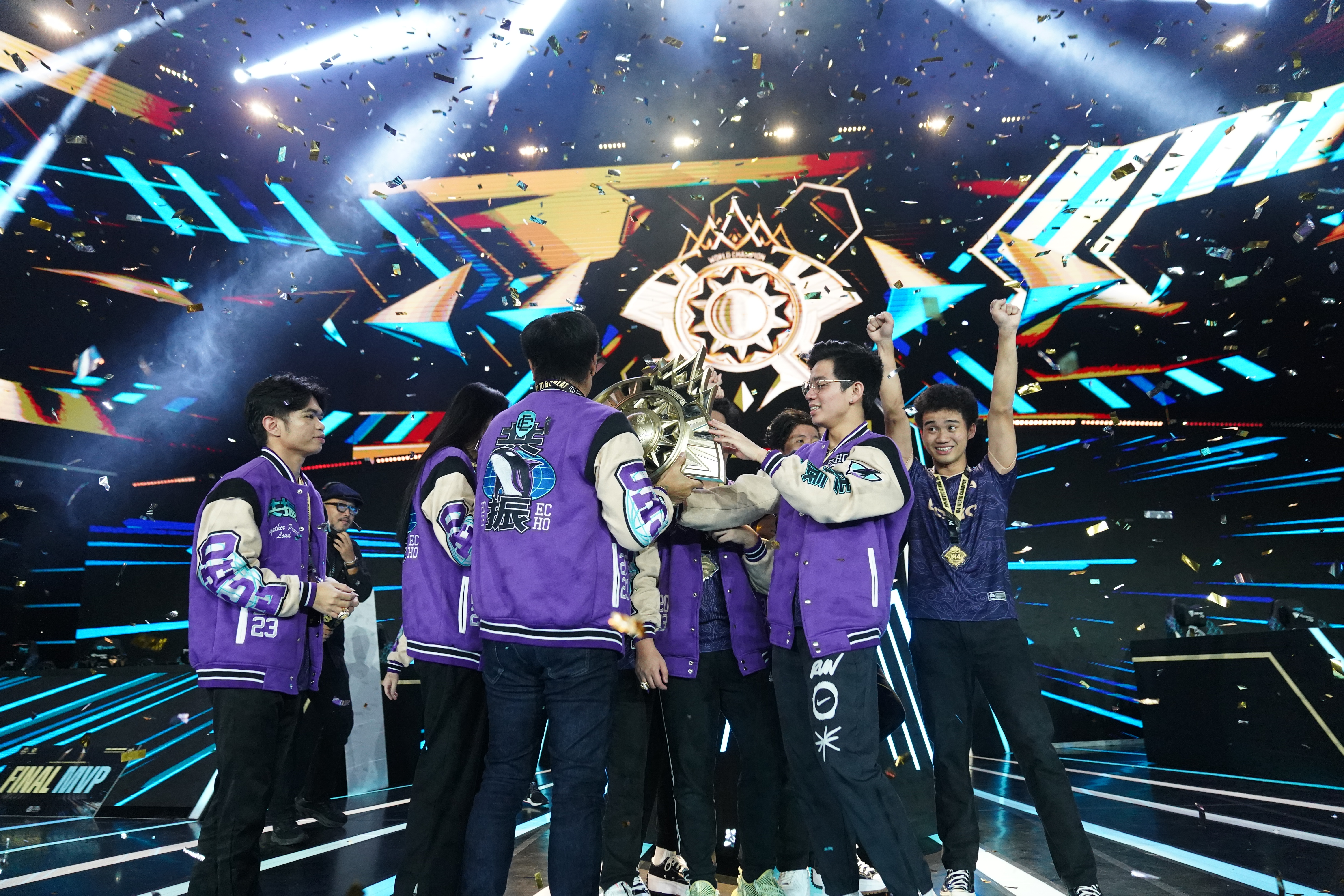 包含和平精英战队状态火热，誓夺总冠军的词条