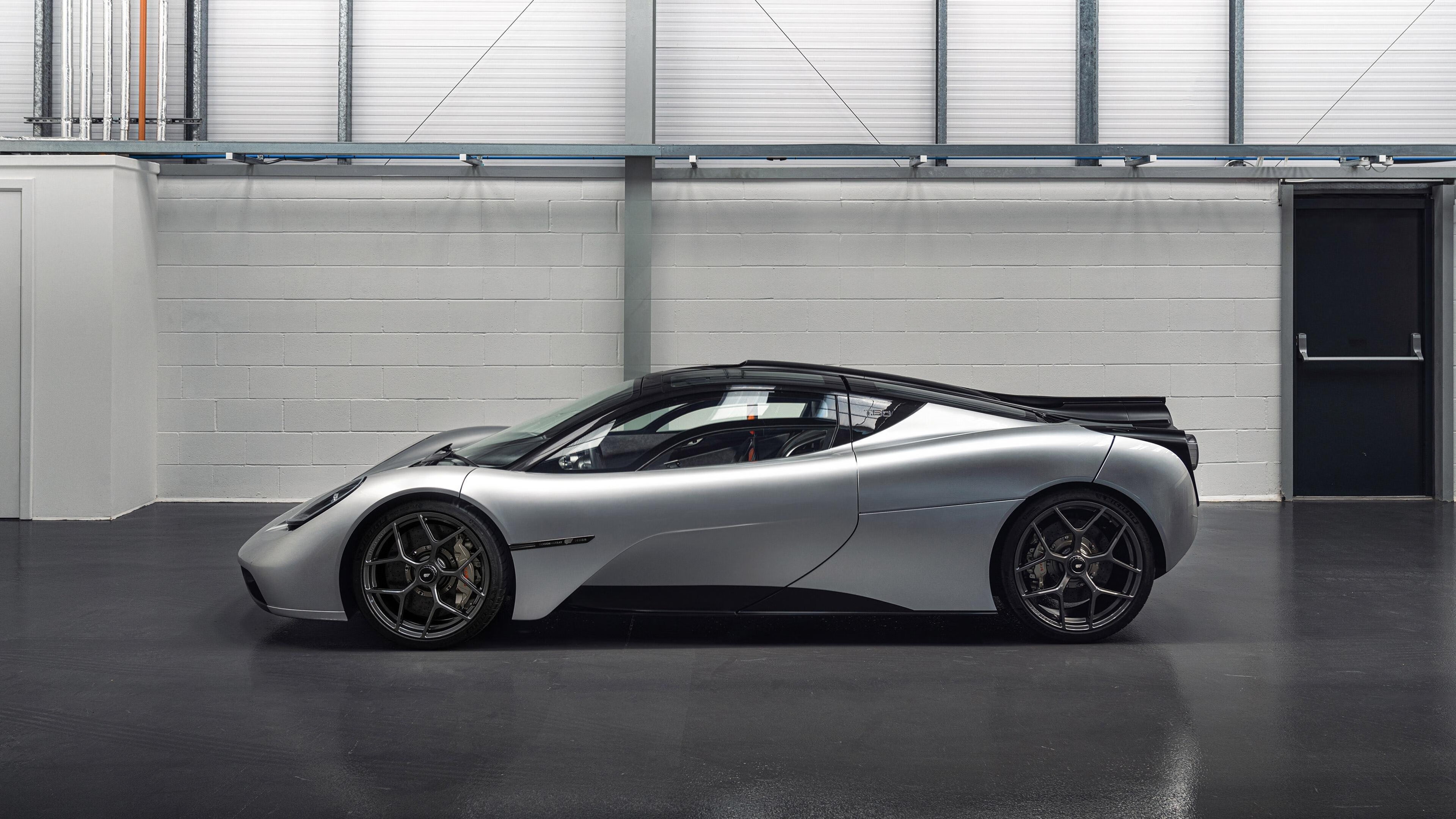 开云体育官网-蓝色骑士的觉醒，恩佐雷霆一击，英格兰风暴碾碎黄色潜水艇