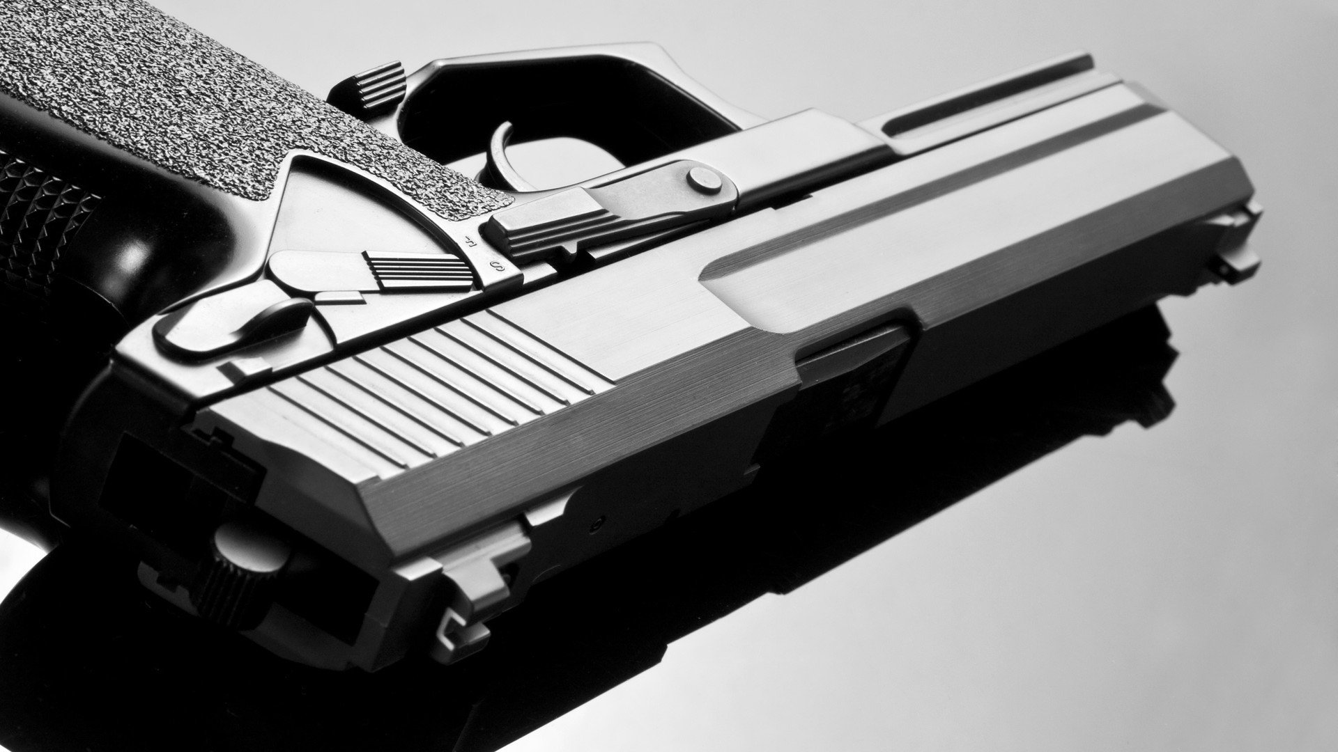 终场前1.9秒，他从人缝中杀出，一记反扣终结所有悬念