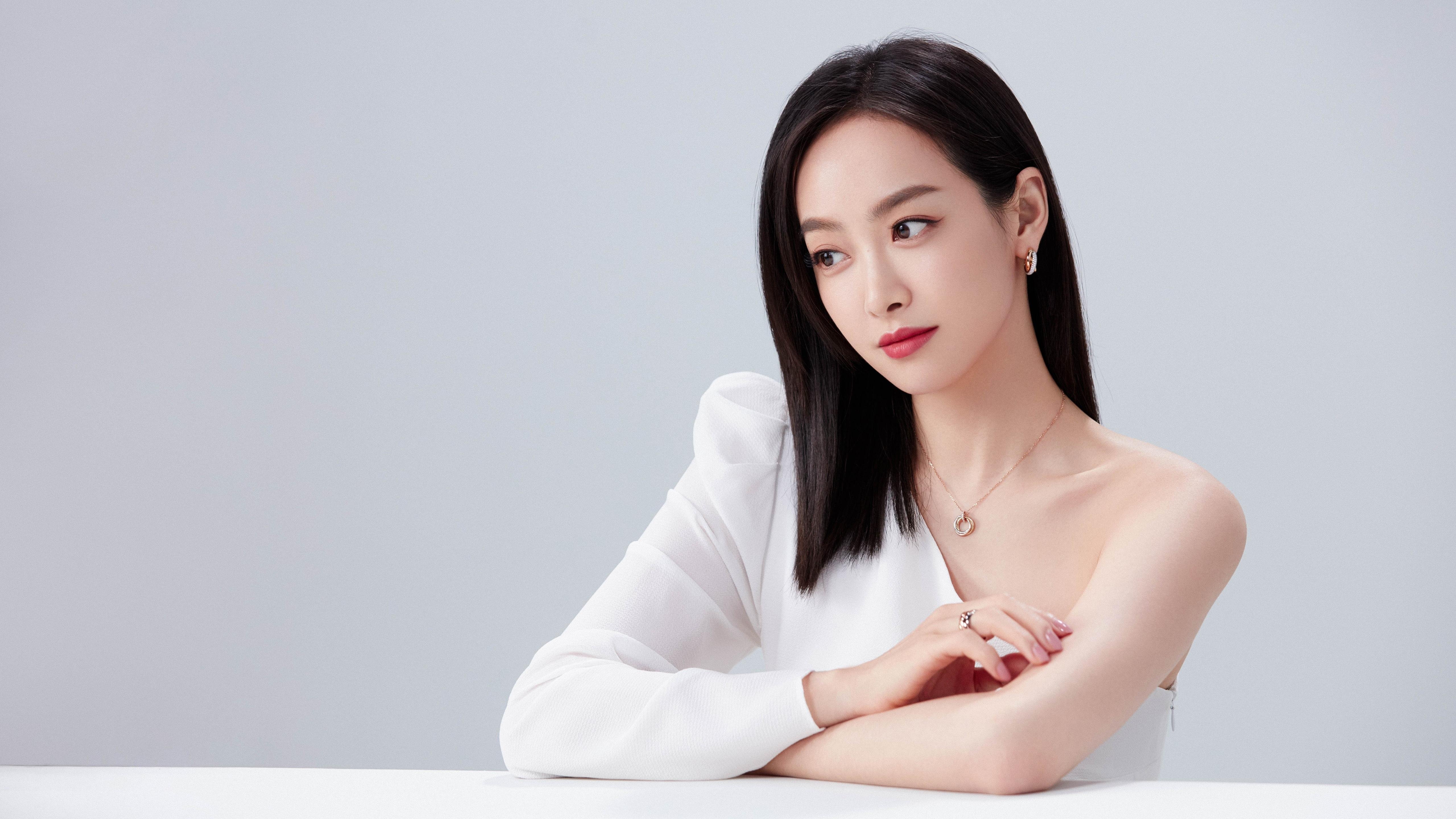 当诺坎普的风吹向科纳克里,足球历史重量的悄然转移