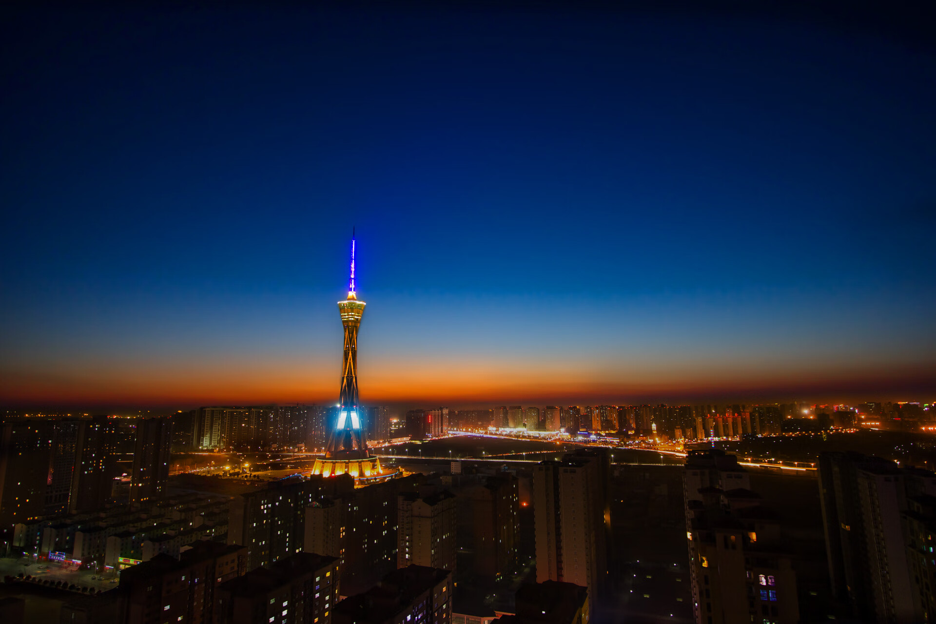 开云sport-孤胆英雄还是体系核心？范弗利特撕裂深圳防线的启示