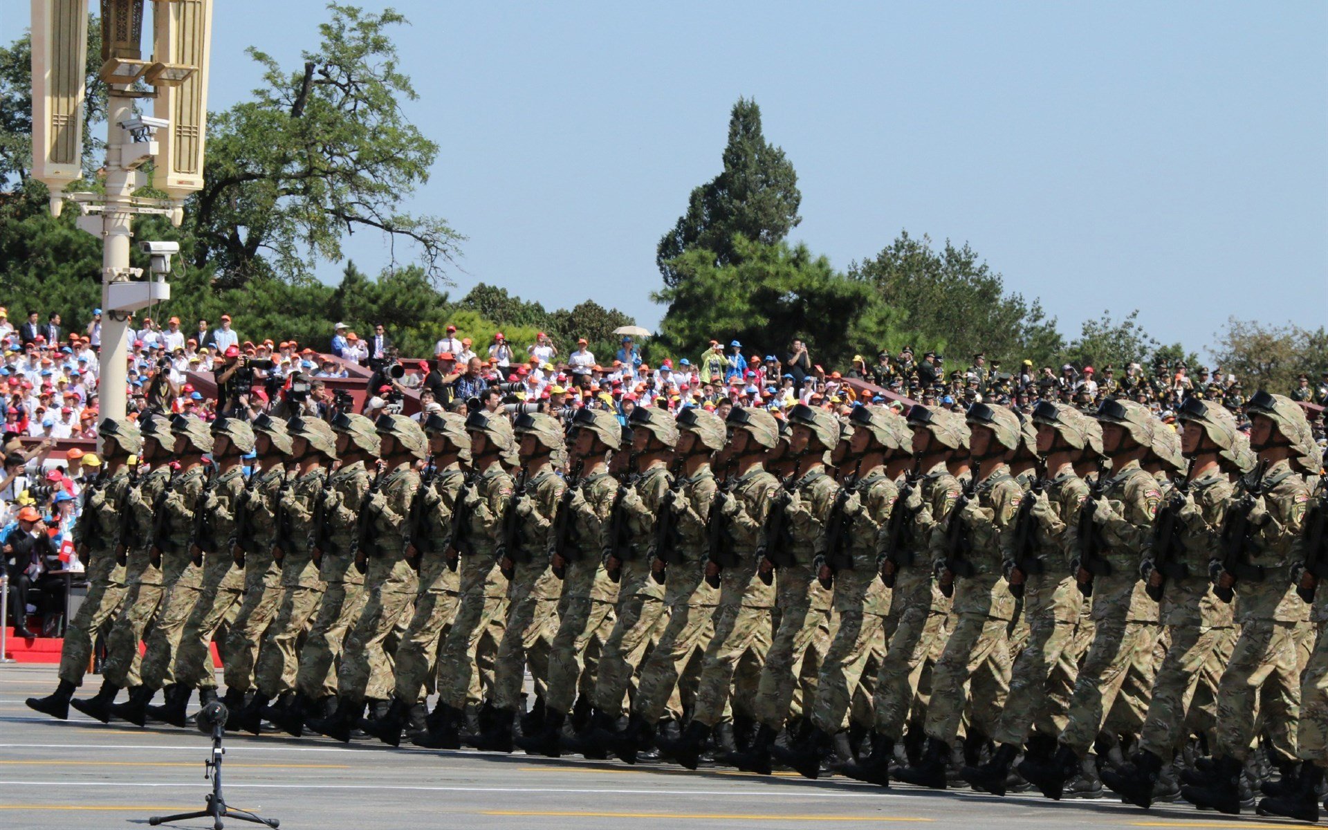 开云体育APP下载-赛道即战场，当国王在终场前进站，拉文在年度争冠中接管比赛